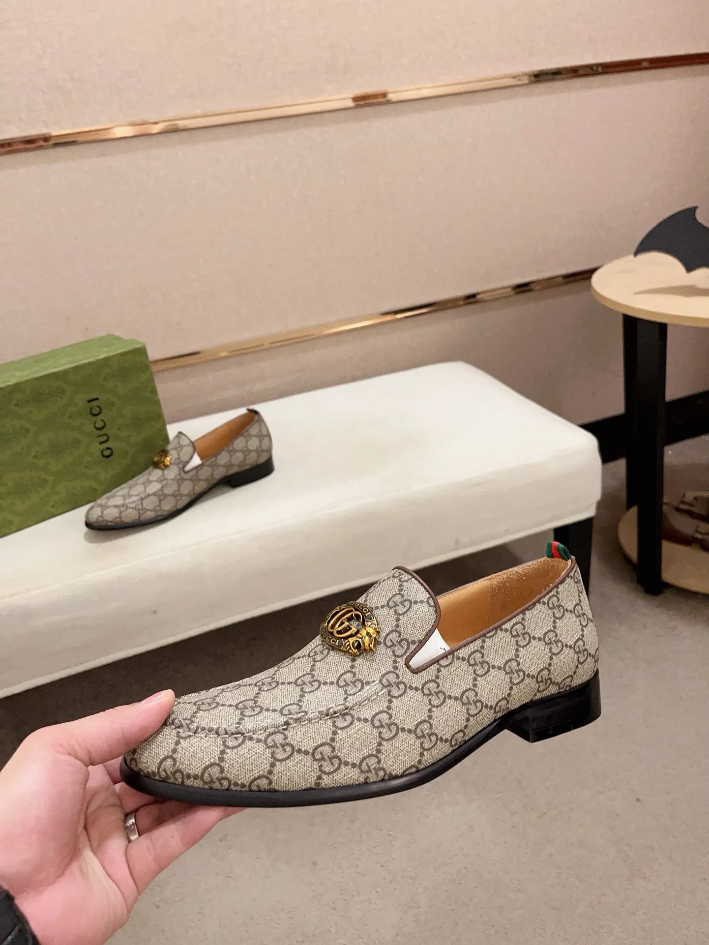 Men's shoes 💰: 520💰 (GUCCI) New product series ss hot new products 💢 💠 Casual suit shoes 👞, top imported materials Upper hardware buckles and shoe side logos, insoles and soles with brand logos 💠 💎 Upper: imported PVC material 100% 💎 Lining: cowhide/100% 💎Feet: cowhide/100% 💎Sole: rubber/100% 💎SIZE: 38 39 40 41 42 43 44 Can be customized 45